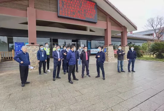 省交通運輸廳黨委委員、副廳長王昭春調(diào)研贛江服務(wù)區(qū)提質(zhì)升級
