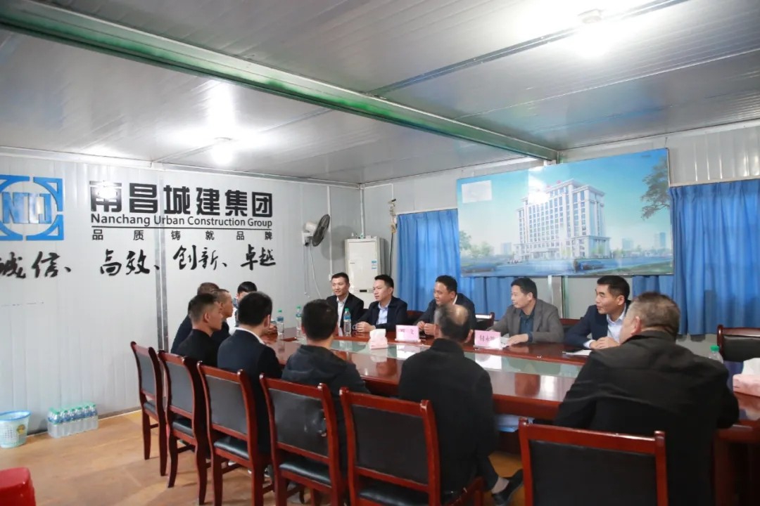 南昌城投集團(tuán)人武部開(kāi)展傳承軍人精神，做集團(tuán)建設(shè)發(fā)展的“排頭兵”座談會(huì)