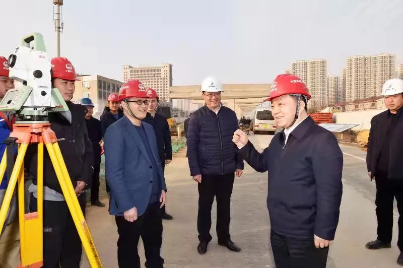 江西省委副書記、代省長葉建春看望慰問九洲高架東延項目一線職工